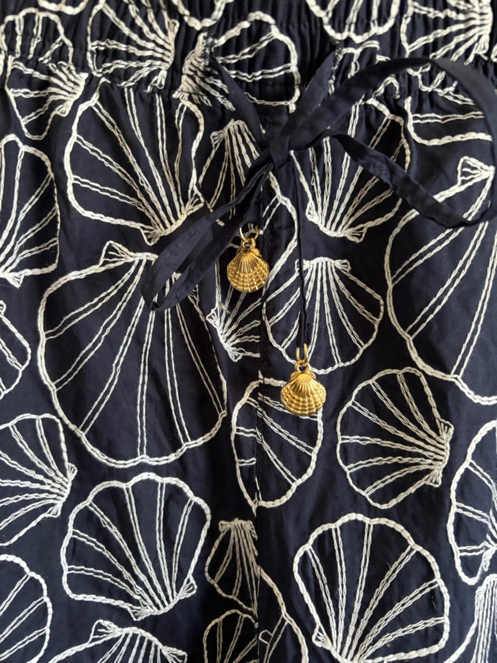 NWOT Cynthia Rowley Navy Blue Shell-Print Pants w/shells on drawstring, Size L - Picture 5 of 5